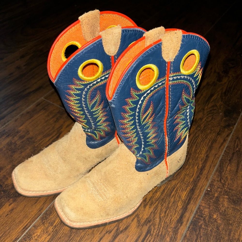 Boys boots